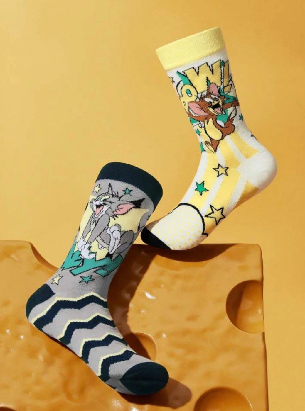 Tom & Jerry 2 Pair Pack Unisex Novelty Crew Socks Size 6-12 NEW Warner Bros