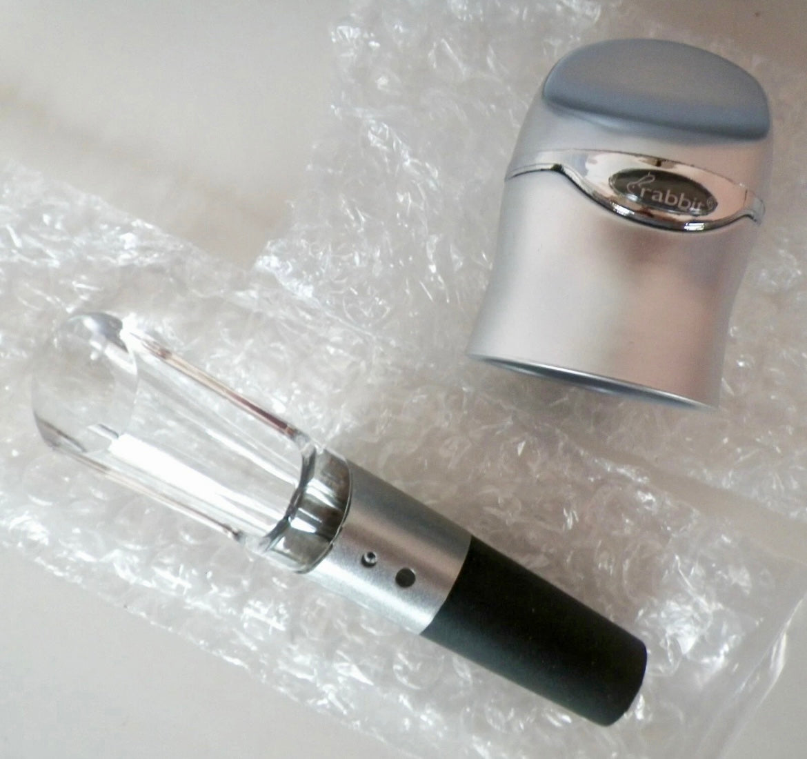 New! RABBIT Aerate & Preserve Wine Set - Wine/Champagne Sealer Super Aerator