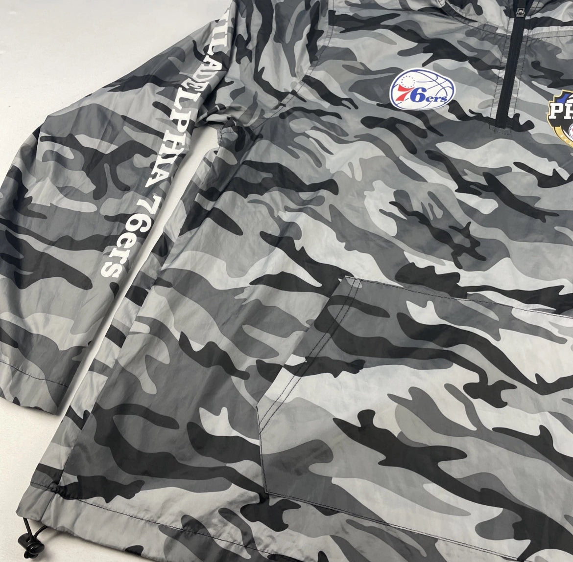 Philadelphia 76ers Sixers 1/4 Zip Windbreaker NBA Camouflage Hooded Pocket